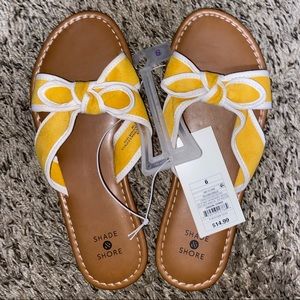 yellow bow flip flops size 6
